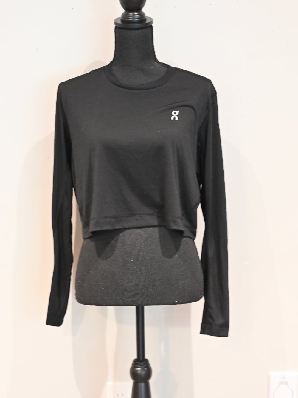 On Running Black Cropped Long Sleeve Top Medium